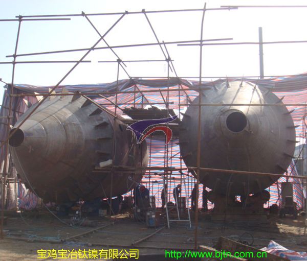 Large-Size-of-Titanium-Equipment-Producing-Scene